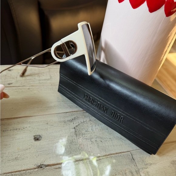 Christian Dior ✨ 30Montaigne Sunglasses main image 6